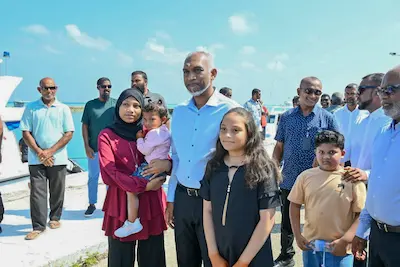ލާމު އަތޮޅަށާއި އައްޑޫ އަށް ކުރެއްވި ދަތުރުފުޅު ނިންމަވާލެއްވުމަށްފަހު ރައީސް މާލެ ވަޑައިގެންފި