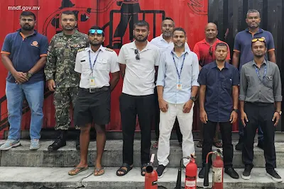 މޯލްޑިވިއަންގެ މުވައްޒަފުންނަށް “އިންފްލައިޓް ފަޔަރ ފައިޓިންގ ޓްރެއިނިންގ”އެއް ކުރިއަށް ގެންގޮސްފި