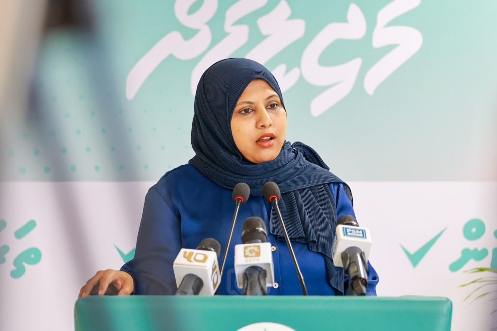 ރައީސް އޮފީހުގެ ޗީފް ސްޕޯކްސްޕާސަންކަމުގެ މަގާމު ފުރަތަމަ ފަހަރަށް އަންހެން ބޭފުޅަކަށް, ހީނާ ވަލީދު!