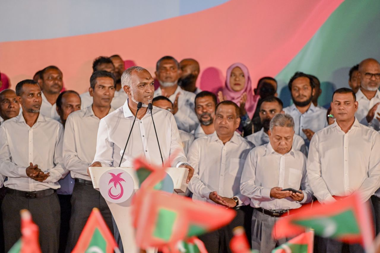 ވިހިވަނަ ރައްޔިތުންގެ މަޖިލިހަށް އިންތިހާބުވި މެންބަރުންނާ ރައީސް ބައްދަލުކުރައްވައިފި