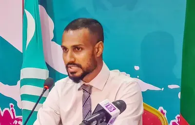 މަޑަވެލި ރައްޔިތުން ޕީއެންސީއަށް ވޯޓްދިނީ ހުސް ގޮނޑިއެއް ދައްކައިގެންނޫން، މަޑަވެލި ރައްޔިތުން ވޯޓްދިނީ ތަރައްގީއަށް: މުއާޒު