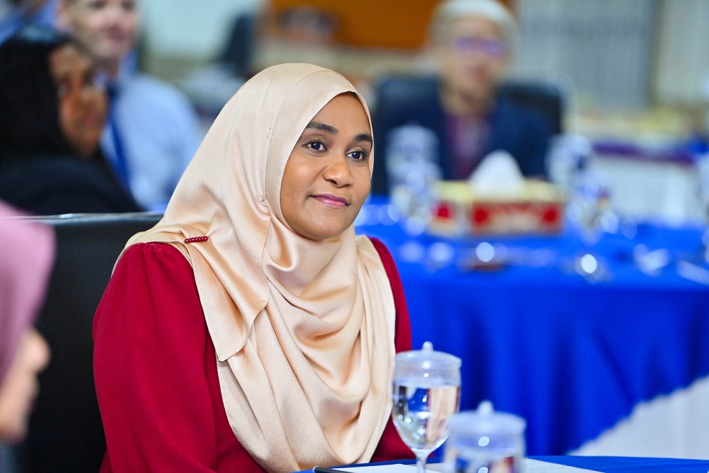 ފުލުންގެ ޚިދުމަތްތަކުގައި އަންހެން ފުލުހުންގެ ބަހާއި، އެކަނބަލުންގެ ބައިވެރިވުމާއި އިސްކަން ވަރަށް މުހިންމު: މެޑަމް ސާޖިދާ