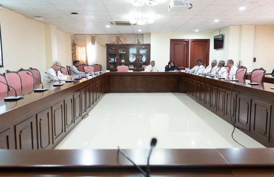 ބޭރު ގައުމުތަކަށް މި ސަރުކާރުން ކަނޑައެޅި 8 ސަފީރަކަށް ރުހުން ދިނުމަށް ކޮމެޓީން ފާސްކޮށްފި