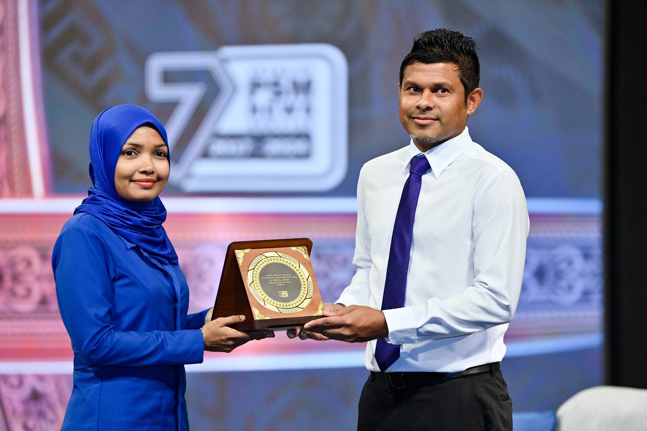 ސަރުކާރުން އަބަދުވެސް މަސައްކަތް ކުރާނީ ރައްޔިތުންނާ ގާތުން، މީޑިއާތަކާ ރައްޓެހި ސަރުކާރެއްގެ ގޮތުގައި: ނައިބުރައީސް