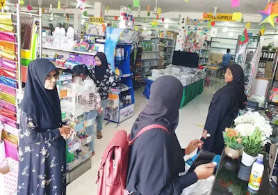 މެލޭޝިއާގެ “ޖެކެޓްނެޓް ބޫކް”ގެ މޮޅު ސުކޫލު ފޮތްތައް މިފަހަރު އަޝްރަފީގެ ބުކްޝޮޕްތަކުން!