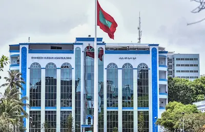 ފުލުހެއްގެ ބްލެކްމެއިލް މައްސަލައެއް ފެންމަތިވެ، މައްސަލަ ބަލަން ފަށައިފި