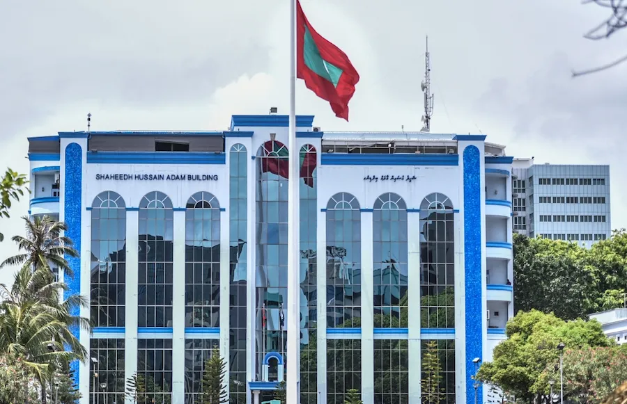 ފުލުހެއްގެ ބްލެކްމެއިލް މައްސަލައެއް ފެންމަތިވެ، މައްސަލަ ބަލަން ފަށައިފި