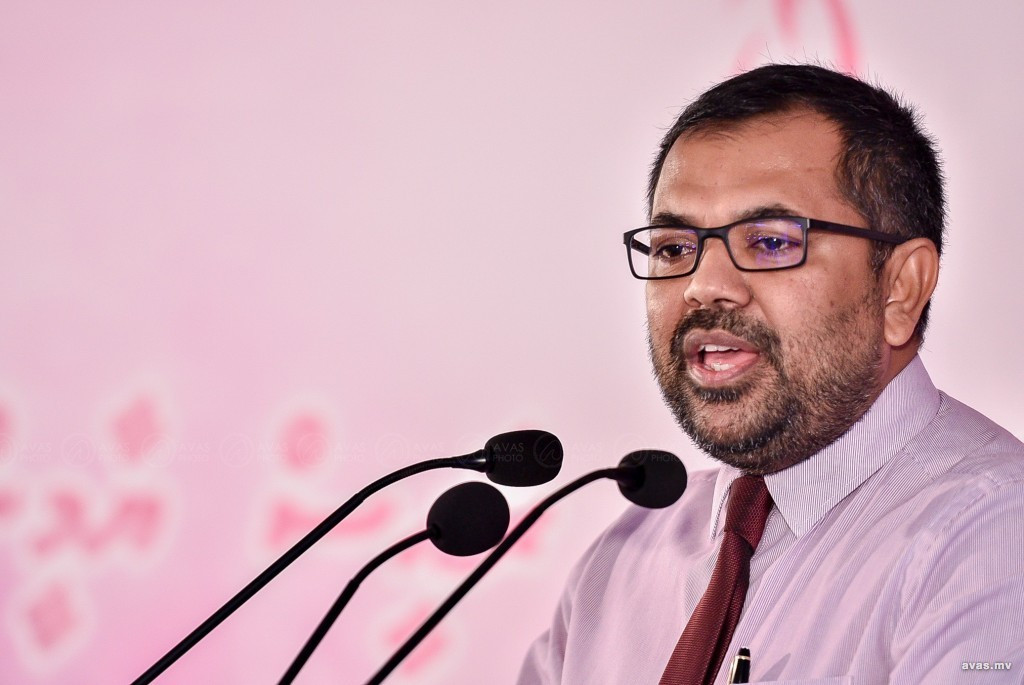 ފޮރިން މިނިސްޓަރު ޒަމީރު ރަސްމީ ދަތުރެއްގައި ގަތަރަށް
