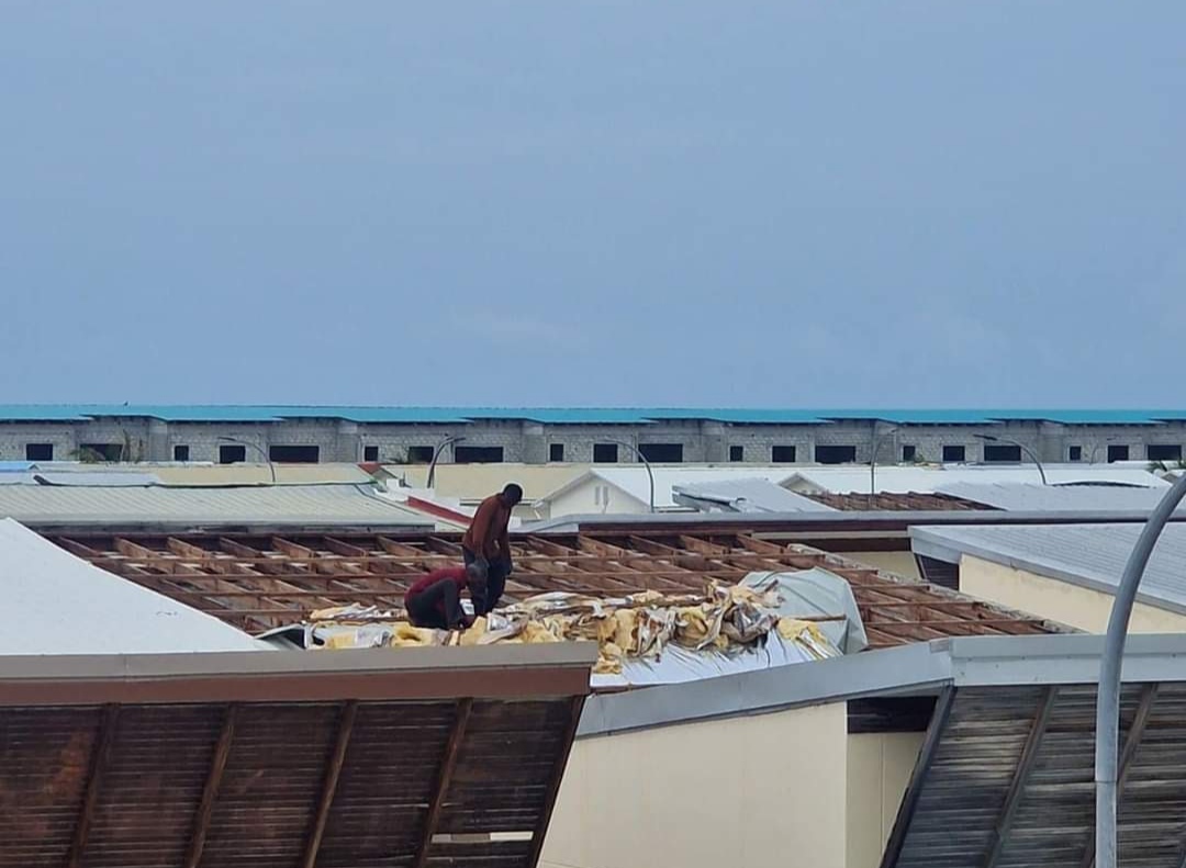 ގަދަވަޔާއި ވިއްސާރާއެކު، ދިއްދޫގެ ގެތަކަށް ބޮޑެތި ގެއްލުންތަކެއް،