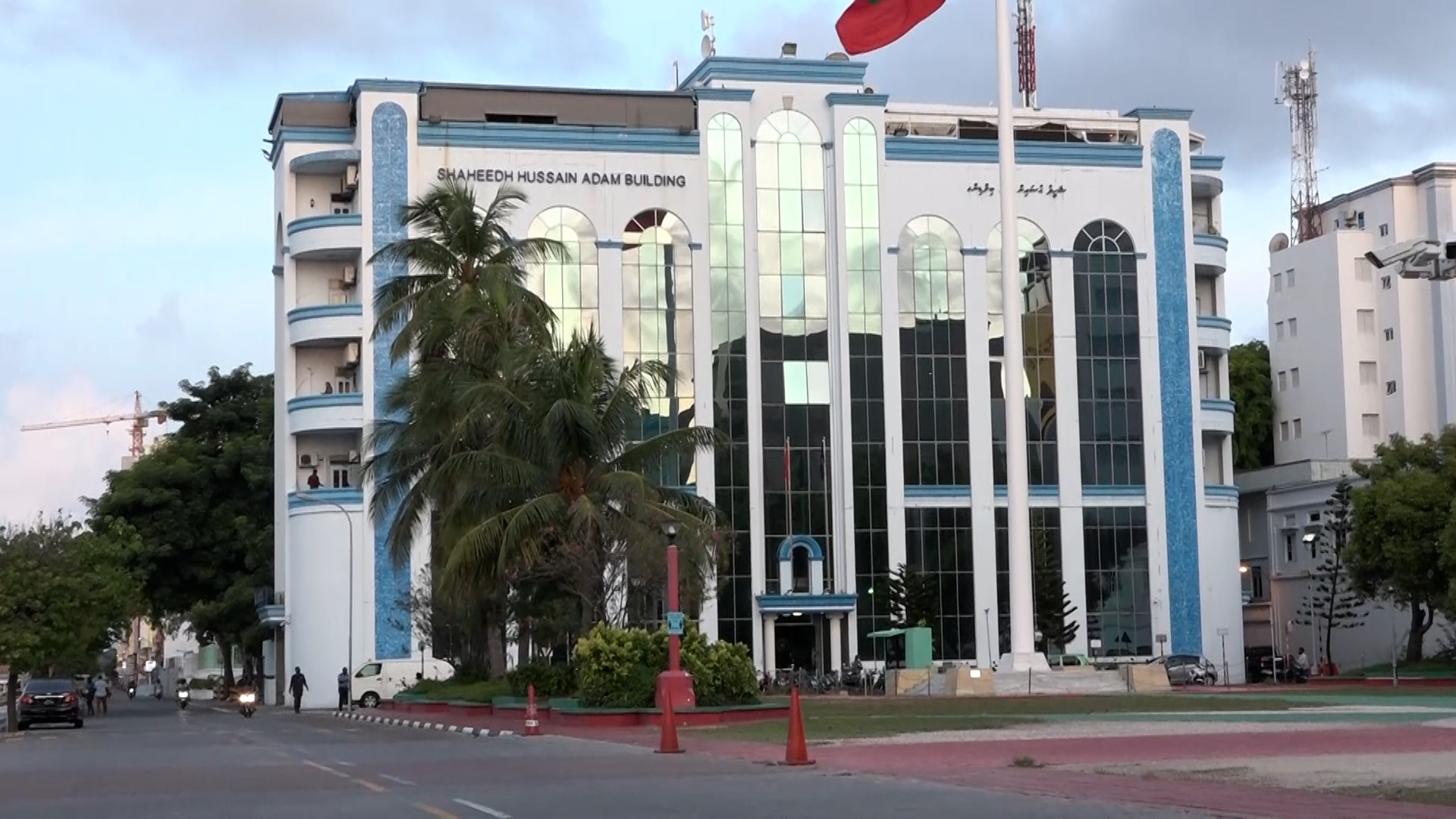 މާފަންނު ގެއެއްގެ ގްރައުންޑް ފްލޯގައި މީހަކު މަރުވެފައި އޮއްވާ ފެނިއްޖެ