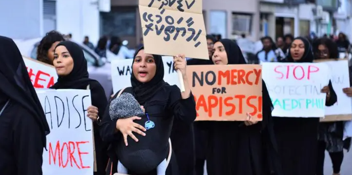 13 އަހަރުގެ އަންހެން ކުއްޖަކަށް ޖިންސީ ގޯނާ ކުރި މައްސަލައެއް ބަލަނީ