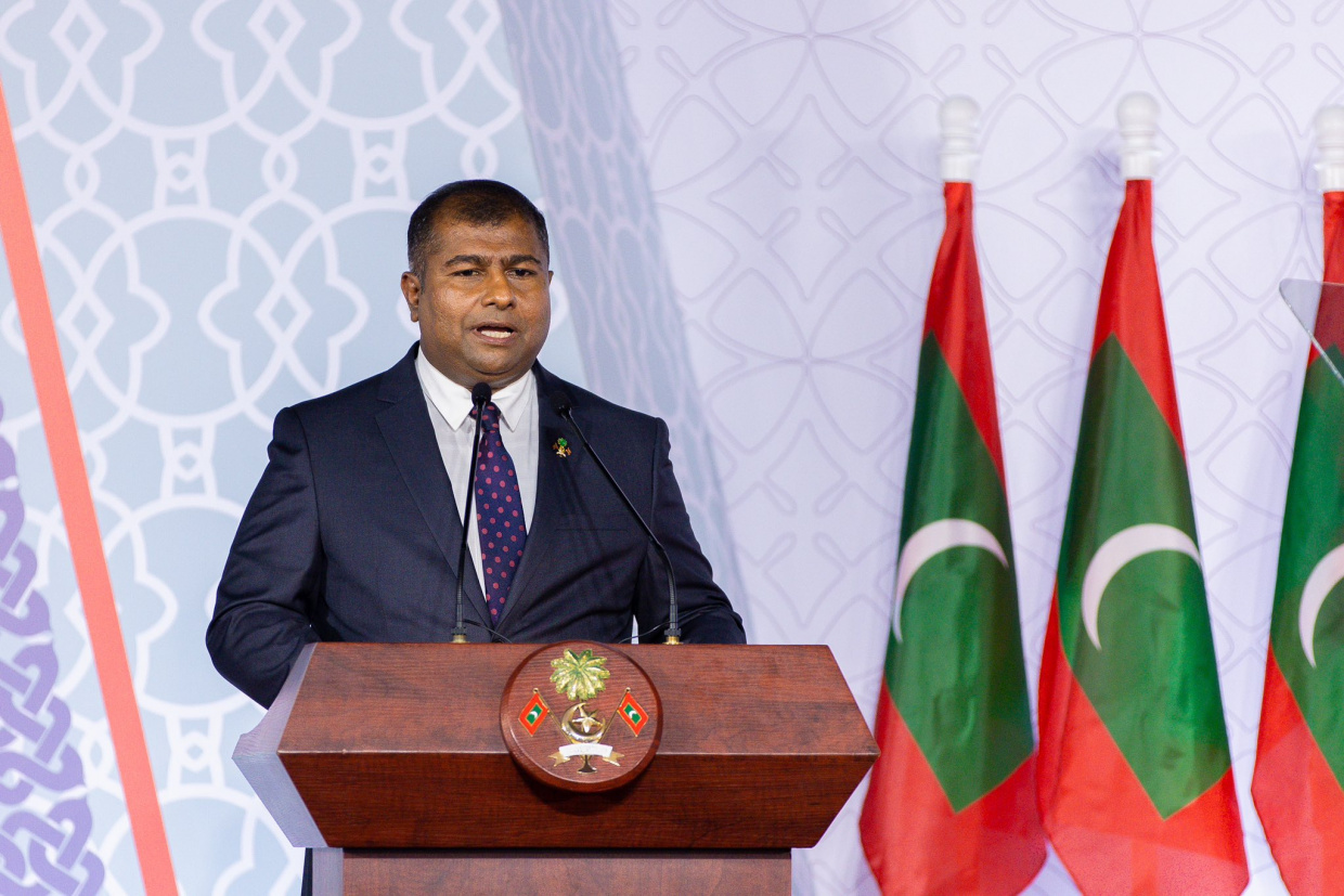 ށ އިން ނަން އުފެއްދުމަކީ އެއްވެސް މާނައެއް ހުރިކަމެއް ނޫންކަމަށް ވިދާޅުވެ ސޯޝަލް މީޑިއާގައި ދައުރު ވަމުންދާ ވާހަކަތައް ވަޒީރު ދޮގު ކުރައްވައިފި