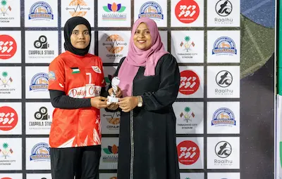 ތިނަދޫ ސިޓީ ޑަބްލިއުޑީސީ ވޮލީބޯޅަ މުބާރާތް- ވަރުގަދަ ކުރިމަތިލުމަކަށް ފަހު އޯލްސްޓަރ އިން ކުއީންބީސް ގެ މައްޗަށް ކުރި ހޯދައިފި