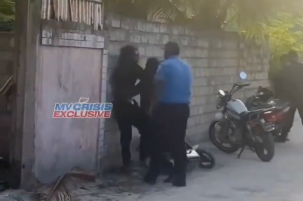 ފުލުހުންނަށް އިންޒާރުދިން ކުޑަކުއްޖަކަށް ބެލެނިވެރިޔާގެ ހާޒިރުގައި ނަސޭހަތްދީ ދޫކޮށްލައިފި