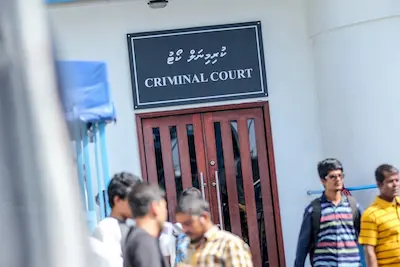 މީހުން ރަހީނުކޮށް އޮރިޔާން ކާޑު އުފައްދައިގެން ފައިސާ ފޭރޭ ދެމަފިރިންގެ ބަންދު އިތުރުކޮށްފި