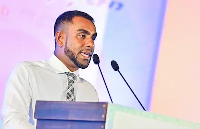 ގައުމު ކުޑަނަމަވެސް ދިވެހީން ފަލަސްތީނާއެކު ތިބިކަން ދަނީ ދުނިޔެއަށް ދައްކައިދެމުން: ފައިޞަލް
