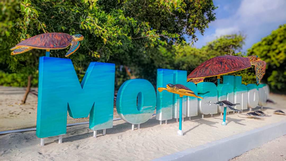 މޮޅަދޫގެ ހިތްގައިމު ރީތި މޮނިއުމަންޓް؛ ރަށުގެ ހާއްސަ ވާހަކަ ކިޔައިދޭ، މުޅި ރާއްޖެއަށްވެސް ނަމޫނާމިސާލެއް!
