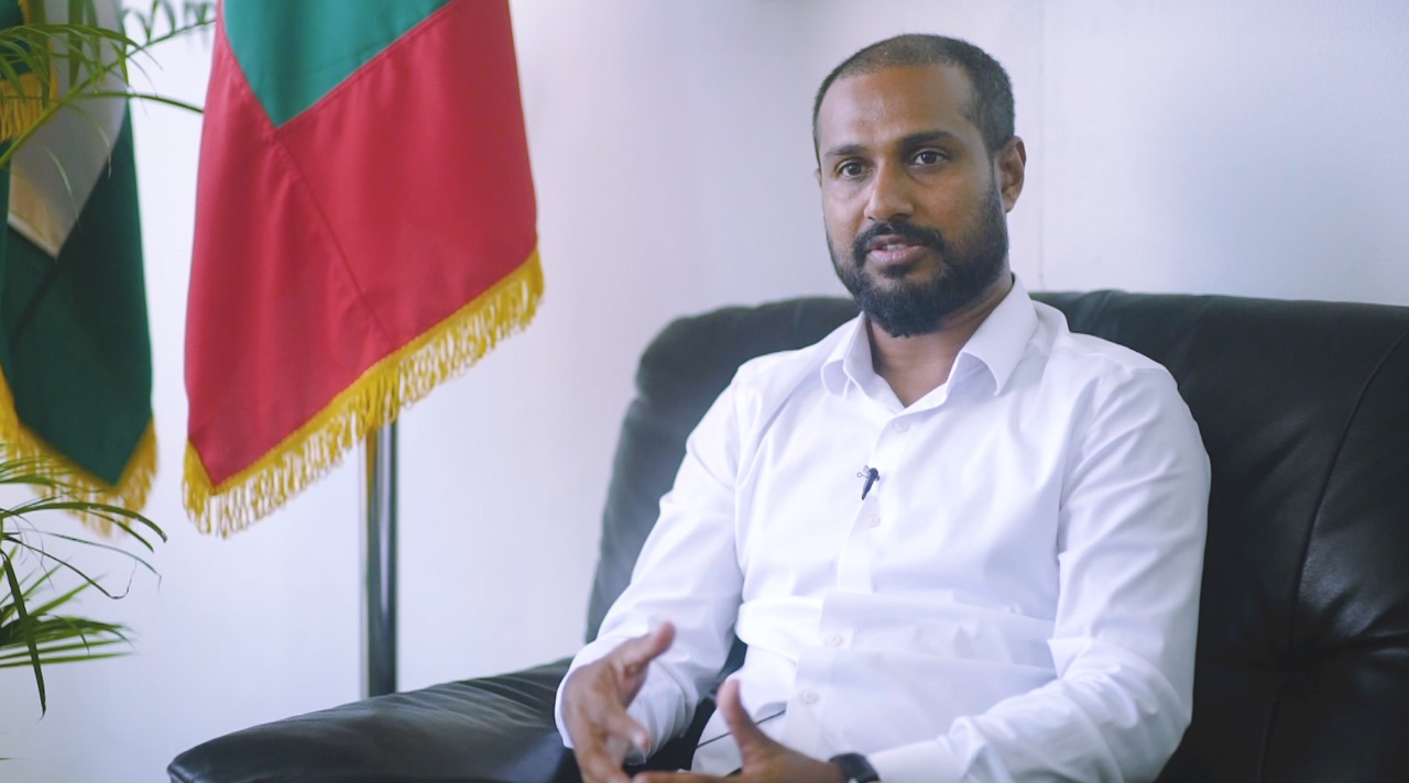 ފެނަކައިގެ ވަޒީފާ އަދާކުރާ މުވައްޒަފުންނަށް ވަޒީފާގެ ބިރުދައްކައިގެން އެއްވެސް ކަމެއްނުކުރާނަން: މުއާޒް