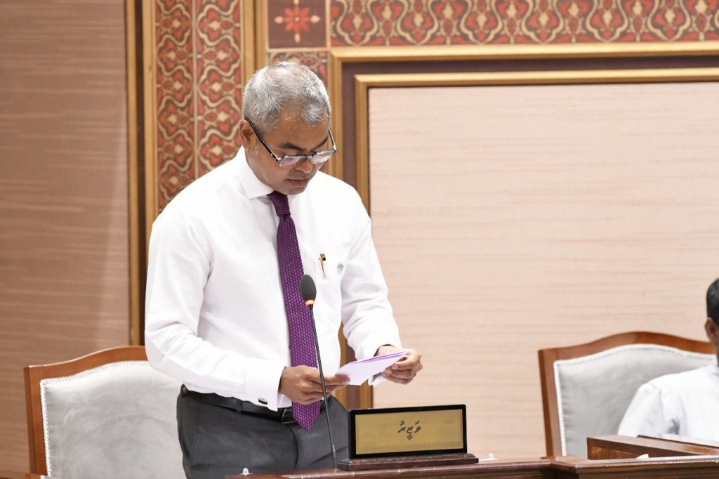އަންނަ މަހުގެ ތެރޭގައި އައްޑޫ ސިޓީއަށް އާ ޖަނަރޭޓަރެއް ގެންދާނެ: މިނިސްޓަރު
