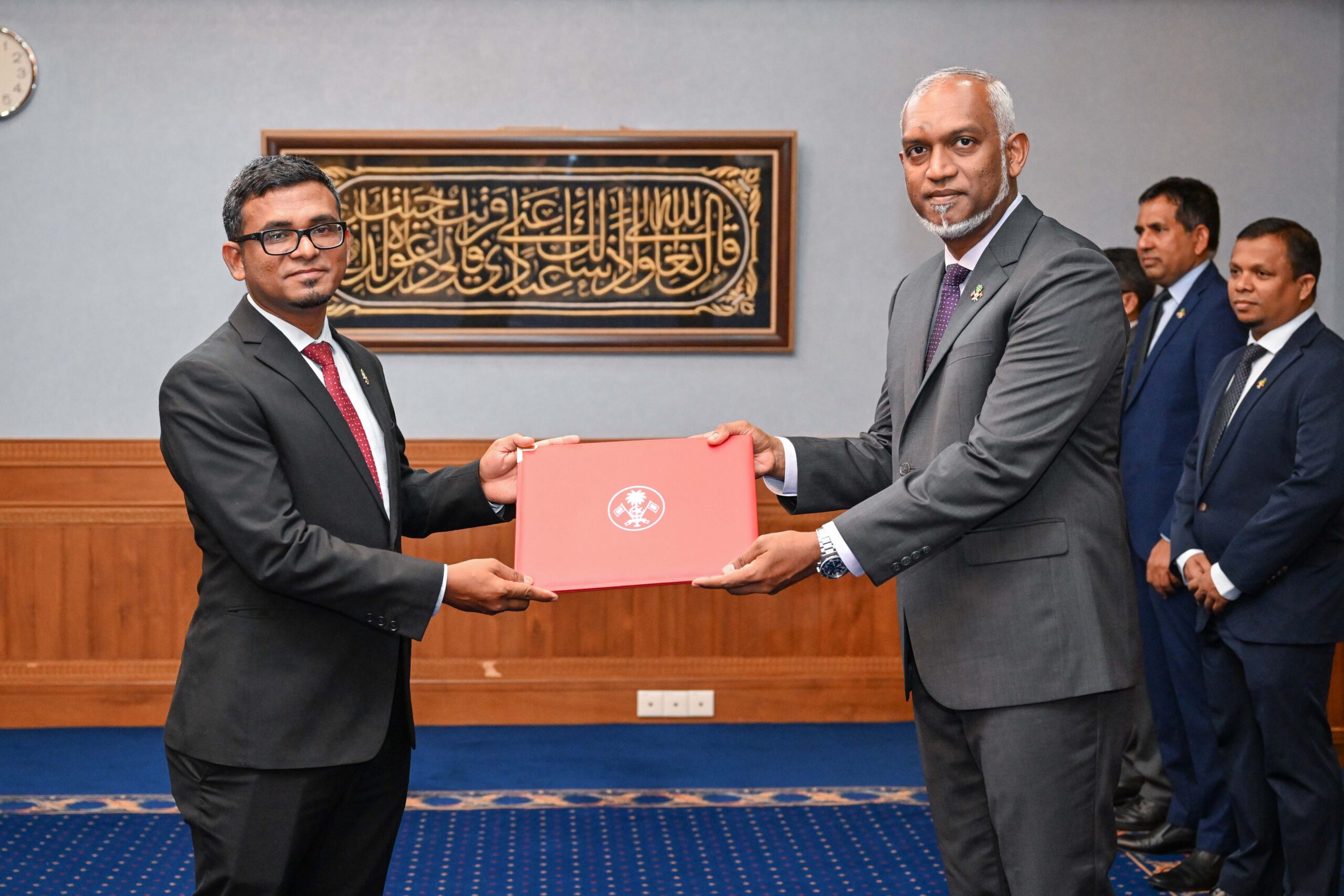 އެމްއެމްއޭގެ ގަވަރުނަރުގެ މަގާމަށް މުނައްވަރު އައްޔަނު ކުރައްވައި، ލިޔުން ހަވާލު ކުރައްވައިފި