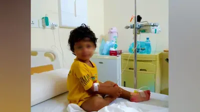 ދެ ދަރިން އެއް ބައްޔެއްގަ، އެއް ދަރި މަރުވީ ހިތްދަތި ވޭނުގަ ލޯ ކުރިމަތީގަ