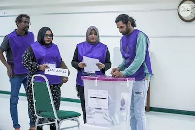 އަހަރަކު 2 ފަހަރު ބައި އިލެކްޝަން ބާއްވާ ގޮތަށް ފާސްކޮށްފި