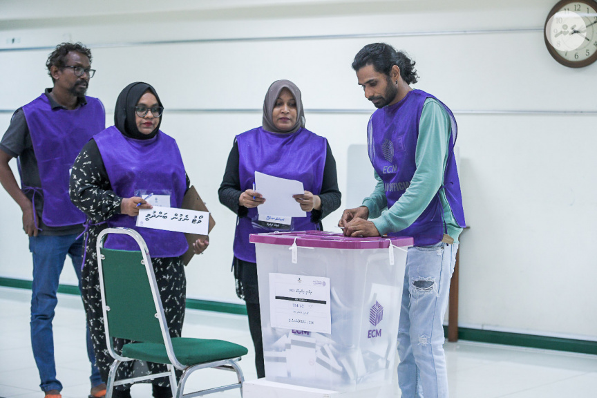 އަހަރަކު 2 ފަހަރު ބައި އިލެކްޝަން ބާއްވާ ގޮތަށް ފާސްކޮށްފި