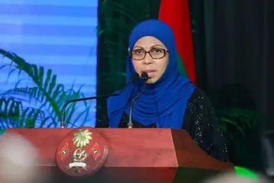 ފުރަތަމަ ފަހަރަށް ހުކުރު ޚުތުބާ ލިޔުއްވާ ތާރީހުގެ ތެރެއަށް، “ހުވަދޫ” އަންހެން އިލްމުވެރިއެއް!