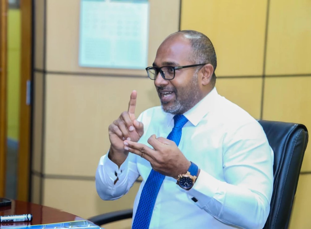 ހޯޕް އައިލެންޑު ގެ ކުރެހުން ނިމި، ފައިނޭންސް މޮޑެލް ހުށަހެޅުމަށް ތައްޔާރު: ވަޒީރު އިހުސާން