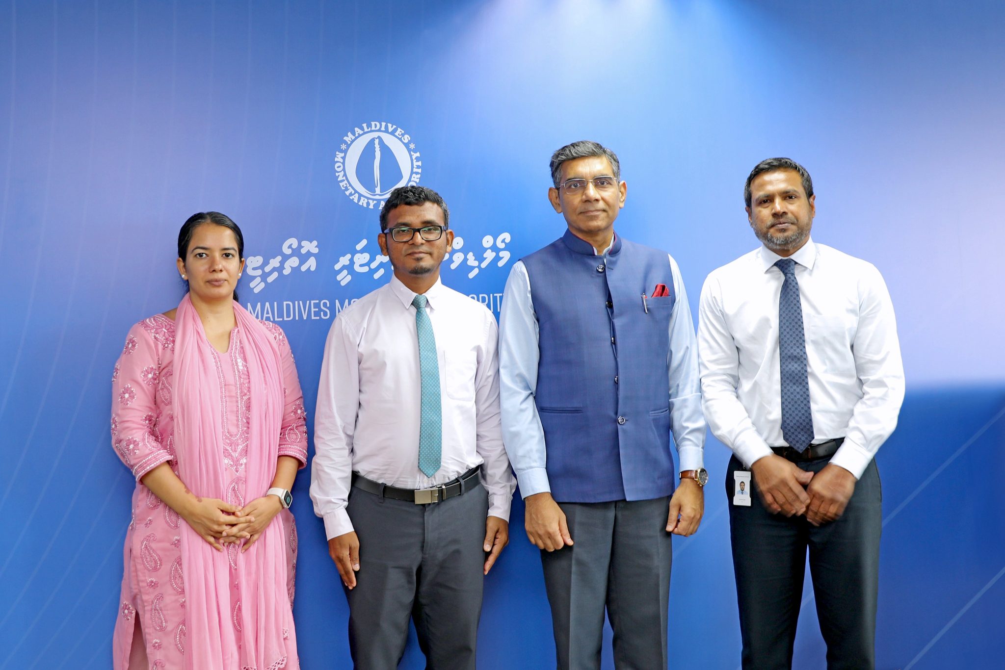 އިންޑިއާއާއި ޗައިނާއިން ރާއްޖެއާއެކު މާލީ ގުޅުން ވަރުގަދަ ކުރުމަށް ގަވަރުނަރާއެކު މަޝްވަރާ ކުރައްވައިފި