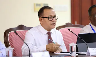 ލާމަރުކަޒީ ނިޒާމު ސިޔާސީ ނުކުރުމަށް މިނިސްޓަރ އެދިވަޑައިގެންފި