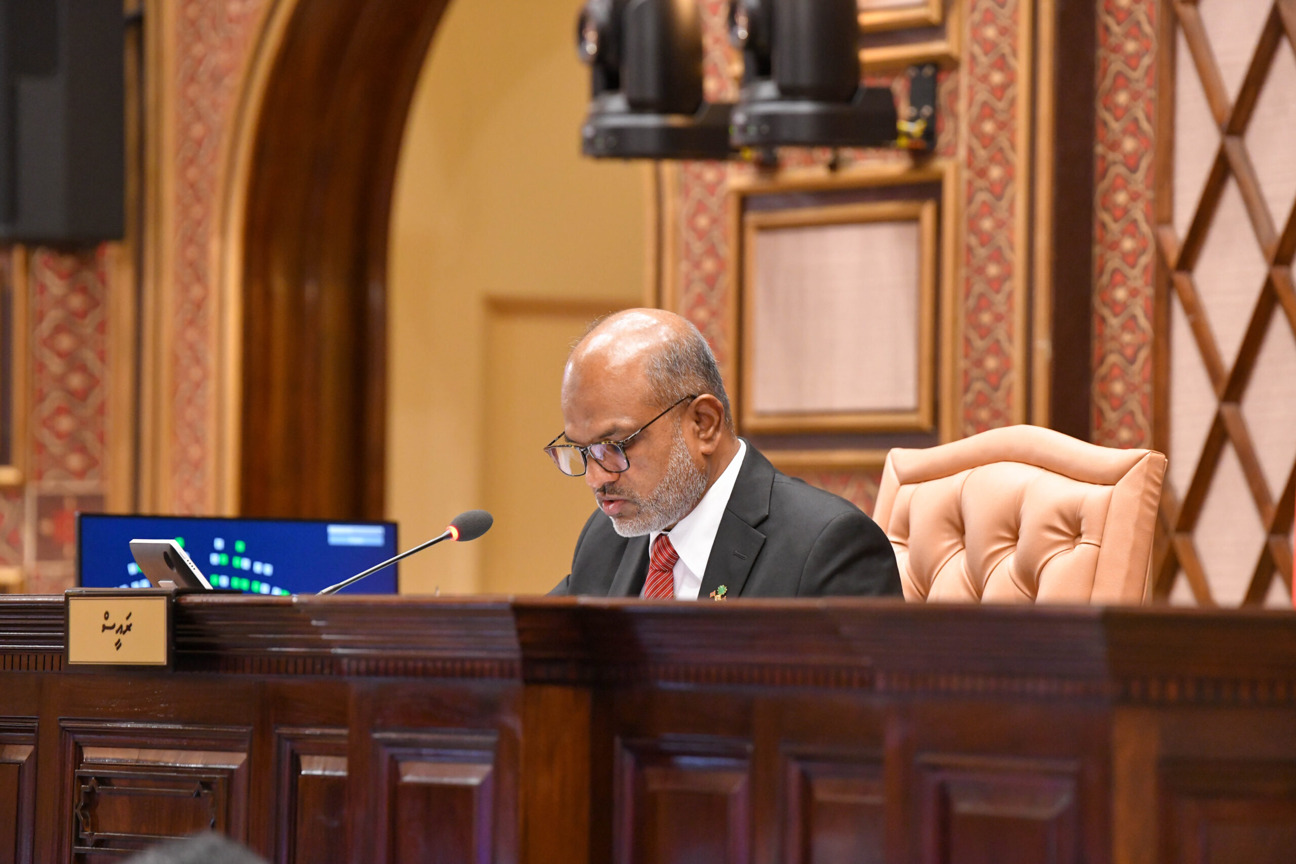 ބާ ކައުންސިލުން އެޓާނީ ޖެނެރަލް އުނިކުރާ ބިލާއި އެހެން ހަ ބިލެއް ފާސްކޮށްފި