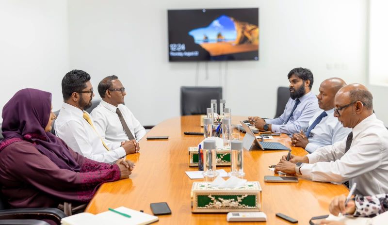 މަކުނުދޫގެ އެއާޕޯޓު މަޝްރޫޢޫއާއި ގުޅޭގޮތުން ޓެކްނިކަލް ޓީމުން ދާއިރާގެ މެންބަރު އާއި ބައްދަލު ކޮށްފި