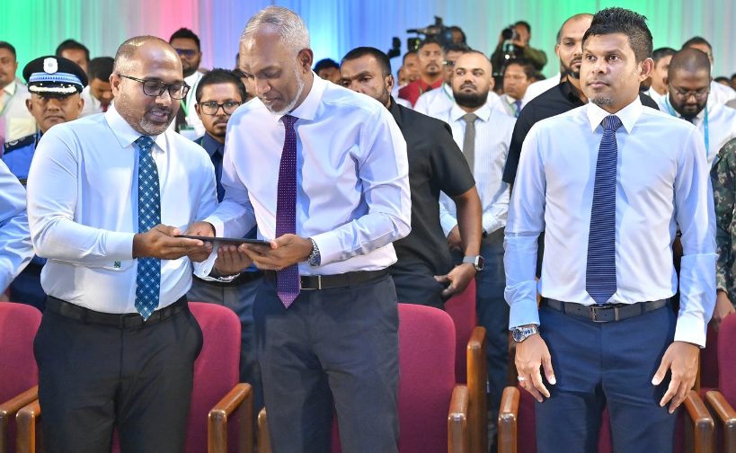 ޔުނިފޯމް އެޅި މުއައްސަސާތަކުން ޤާނޫނާ ޚިލާފްވާނަމަ ފިޔަވަޅު އެޅުމުގަ ފަސް ނުޖެހުމަށް ރައީސް ވަނީ އިރުޝާދު ދެއްވާފަ: އިހުސާން