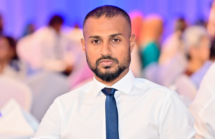 ކަރަންޓުގެ ހާލަތު ރަނގަޅުކުރުމަށް 45 ރަށަކަށް ބޭނުންވާ ޖެނެރޭޓަރުތައް ހޯދުމުގެ މަސައްކަތް ދަނީ ކުރަމުން: ފެނަކަ މުއާޒް