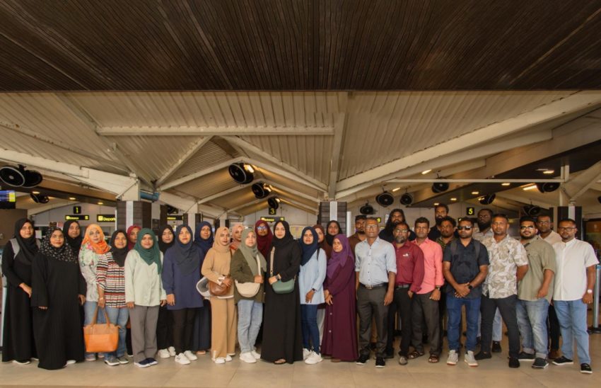 ސަރުކާރުގެ އެކި އިދާރާތަކުން 30 އަށްވުރެ ގިނަ މުވައްޒަފުން ތަމްރީނެއްގައި ބައިވެރިވުމަށް އިންޑިޔާއަށް ފުރައިފި