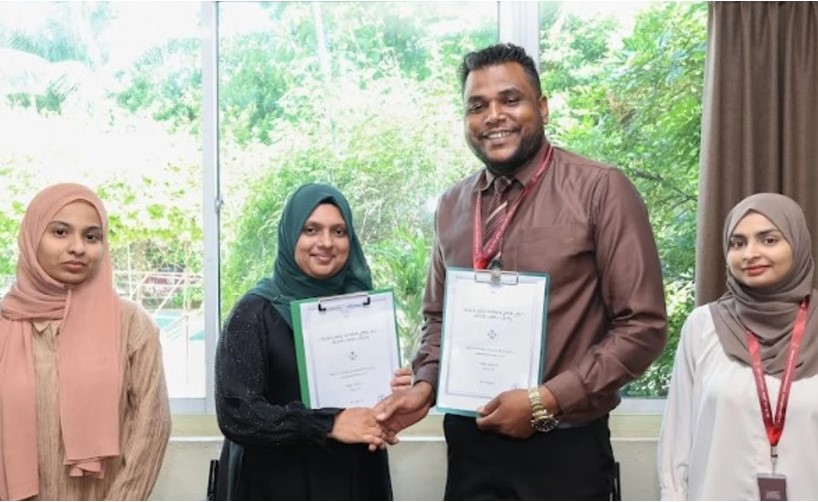 މަދަނީ ޖަމްއިއްޔާތަކުގެ ތެރެއިން ފައިސާގެ އެހީލިބޭ ޖަމިއްޔާތަކާއެކު ވާ އެއްބަސްވުމުގައި ސޮއިކުރަން ފަށައިފި