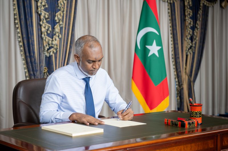 އިދާރީ ދާއިރާތައް ލާމަރުކަޒީ އުޞޫލުން ހިންގުމުގެ ޤާނޫނަށް 13 ވަނަ އިސްލާހު ގެނެސްފި