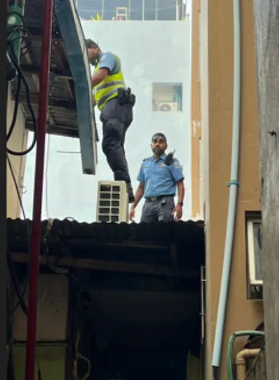 މާލޭ ގެއެއްގައި ރޯވި އަލިފާން އަދިވެސް ކޮންޓްރޯލްނުވޭ، ފުލުހުންނާއި ސިފައިން ދަނީ ހަރަކާތްތެރިވަމުން
