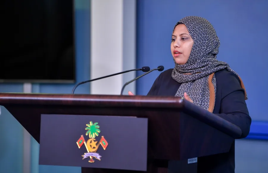 ރައީސް މެންބަރުންނަށް ފައިސާ ދިންކަމަށް ބުނާ ވާހަކައަކީ ކަނޑައެޅިގެން ދޮގެއް: ހީނާ