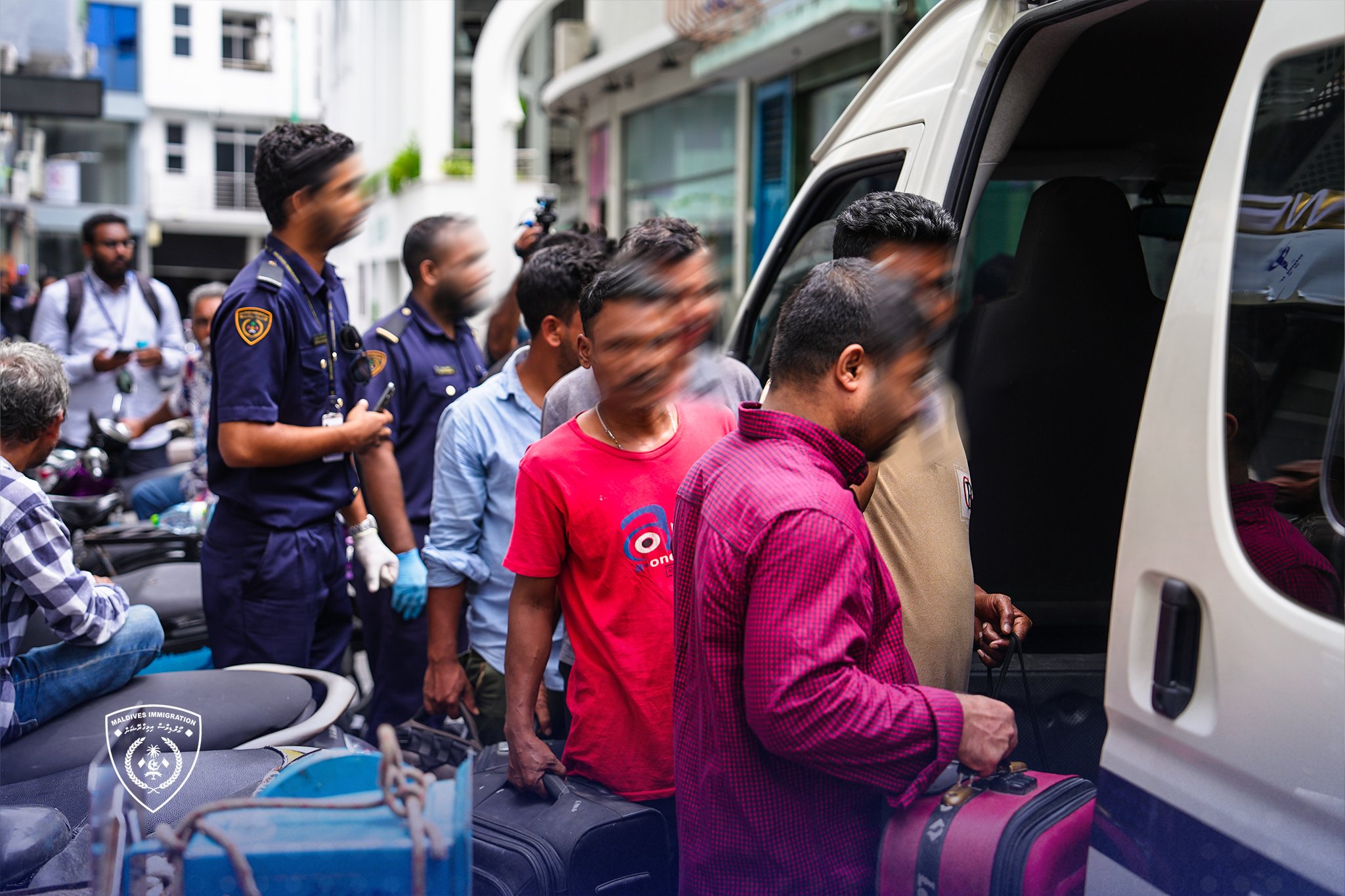 އާންމު ސަލާމަތަށް ބެލުމެއް ނެތި އުޅެމުން އައި 18 ބިދޭސީއަކު އިމިގްރޭޝަންގެ ބެލުމުގެ ދަށަށް