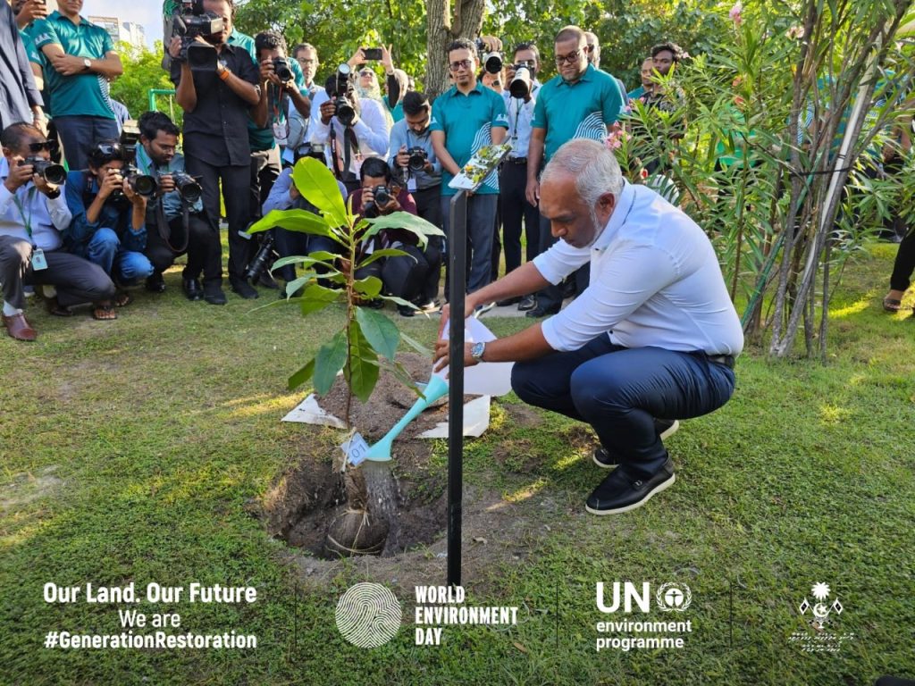 ގަސް އިންދުން އިތުރުކުރުމަކީ ތިމާވެށްޓަށް ކުރާ ނޭދެވޭ އަސަރުތަކުން ސަލާމަތްވުމަށް ޔަގީން ހައްލެއް: ރައީސް ޑރ މުއިއްޒު