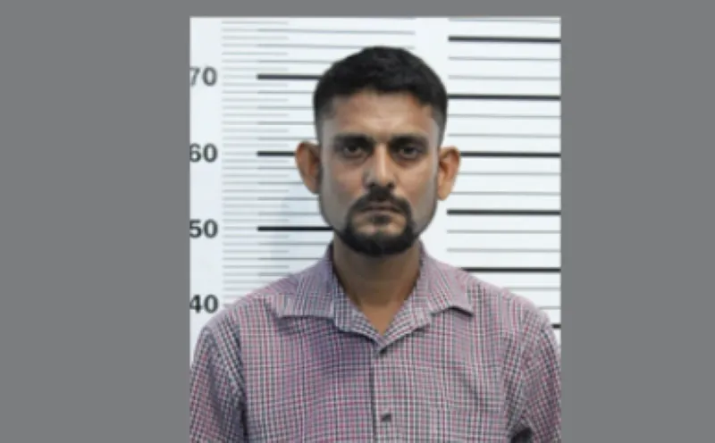 އިމިގްރޭޝަން އޮފިސަރުންގެ ނަމުގަ ބިދޭސީއެއްގެ އަތުން 9000 ރުފިޔާ ފޭރިގެންފި