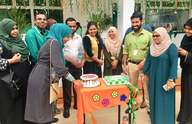 ޓީޗަރުންގެ ދުވަސް ފާހަގަ ކުރުމުގައި އަގުބޮޑު ހަފްލާތަކަށްވުރެ އިލްމީ އުފެއްދުންތެރި ހަރަކާތްތަކަށް އިސްކަންދިނުމަށް އަންގައިފި
