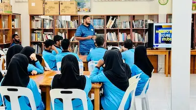 ސައިބަރ ކްރައިމްއިން ރައްކާތެރި ކުރުވުމަށް ރ. އަތޮޅު ތައުލީމީ މަރުކަޒުގެ އެގާރައިގެ ދަރިވަރުންނަށް މައުލޫމާތު ދީފި