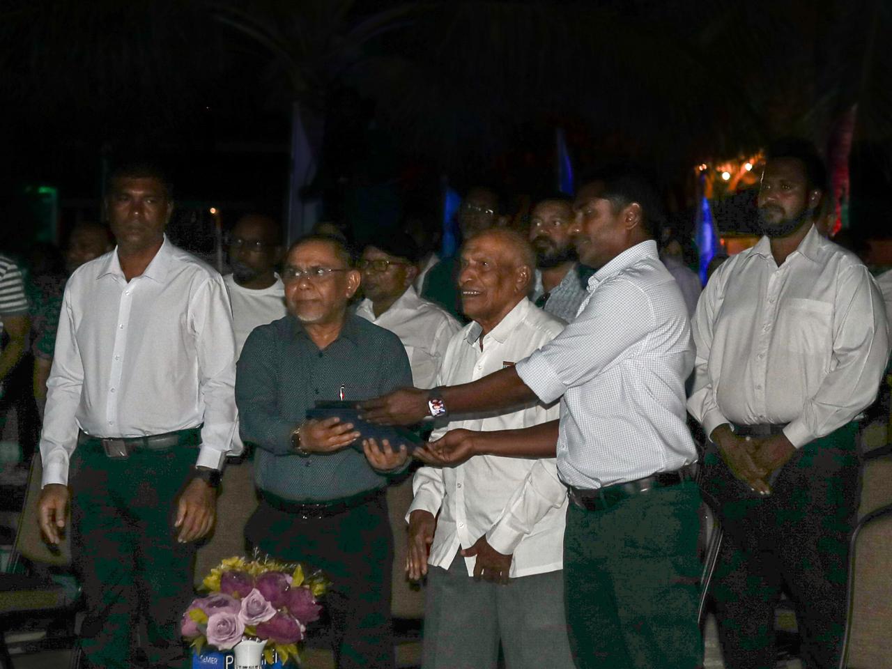ތަރައްގީއާ ގުޅިފައިވާ ބިޔަ ބޮޑު މަޝްރޫއު، ބަންކަރިން ޚިދުމަތުގެ ގޭޓް ހުޅުވައިފި
