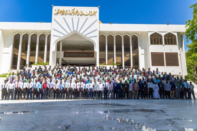 ރާއްޖޭގެ އިމާމުންގެ ތާރީޚީ ފުރަތަމަ މަހާސިންތާ 500 އަށްވުރެ ގިނަ އިމާމުންނާއެކު ފަށައިފި