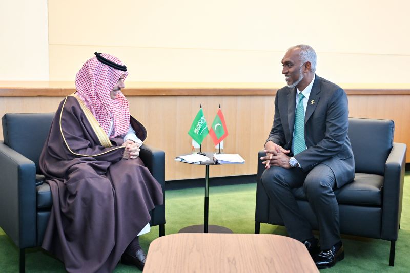 ރައީސުލްޖުމްހޫރިއްޔާ 4 ގައުމެއްގެ އިސްވެރިންނާއި ބައްދަލު ކުރައްވައިފި