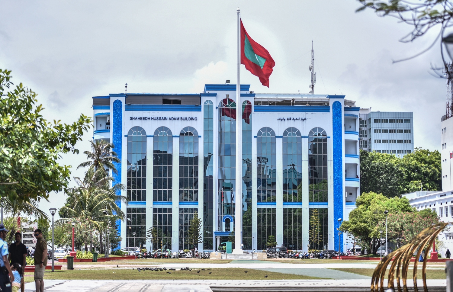 ބޮކްސާ ތެރެއަށް ލައިގެން މަސްތުވާ ތަކެތި އެތެރެ ކުރަން އުޅުނު މައްސަލަ: ތުހުމަތު ކުރެވޭ މީހާގެ ބަންދަށް 30 ދުވަސް ޖަހައިފި