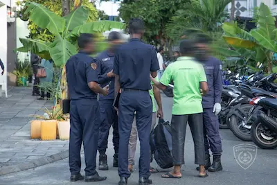 ކެފޭތަކެއް ބަލައި ފާސްކޮށް ބިދޭސީންތަކެއް އިމިގްރޭޝަންގެ ބެލުމުގެ ދަށަށް